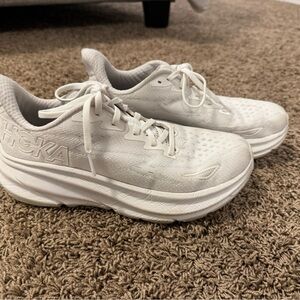 HOKA Women's White Clifton 9s